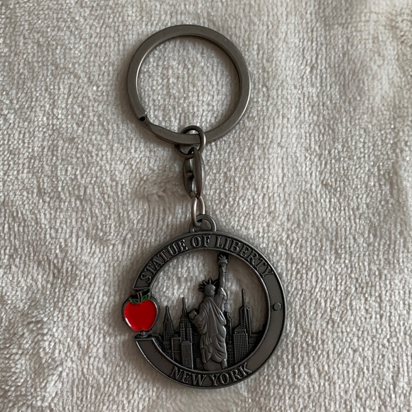 New York Statue of Liberty keychain - Picture 1 of 4